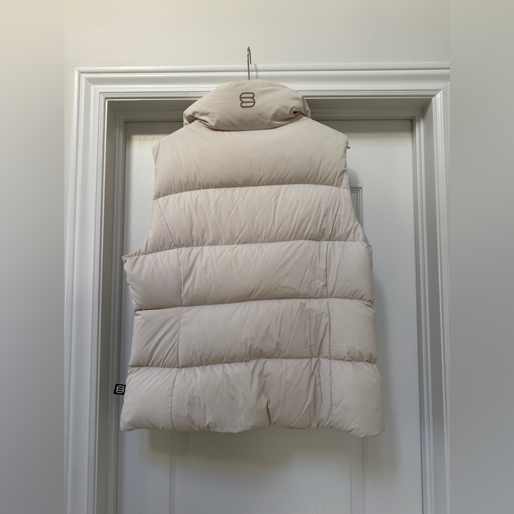 Aritzia Supersnug Puff Vest - Picture 4 of 5